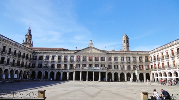 gasteiz-vitoria-julia-udaletxea-ayuntamiento-llamas_foto610x342 gasteiz-vitoria-julia-udaletxea-ayuntamiento-llamas_foto610x342